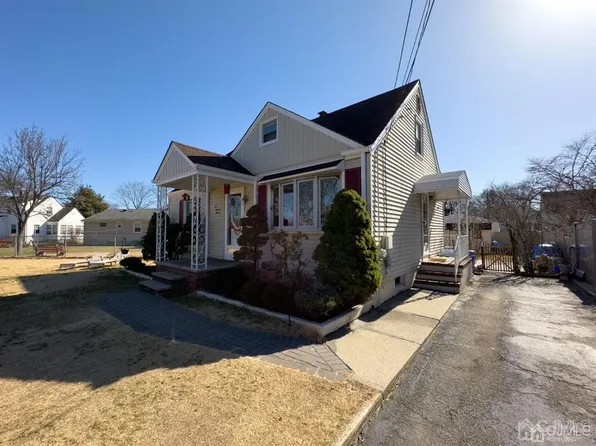 612 Edgeworth St, Middlesex, NJ 08846