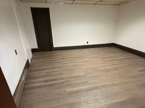 130 Main St #4