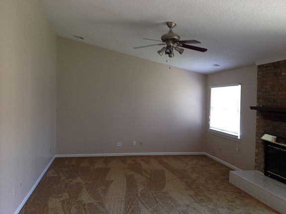 Large Living Room/ceiling 