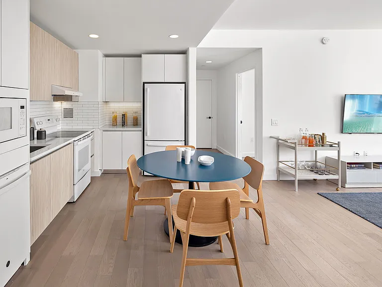Newport Rentals — Photo 295