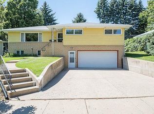 1112 Pioneer Dr, Bismarck, ND 58501