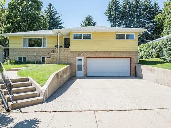 1112 Pioneer Dr, Bismarck, ND 58501