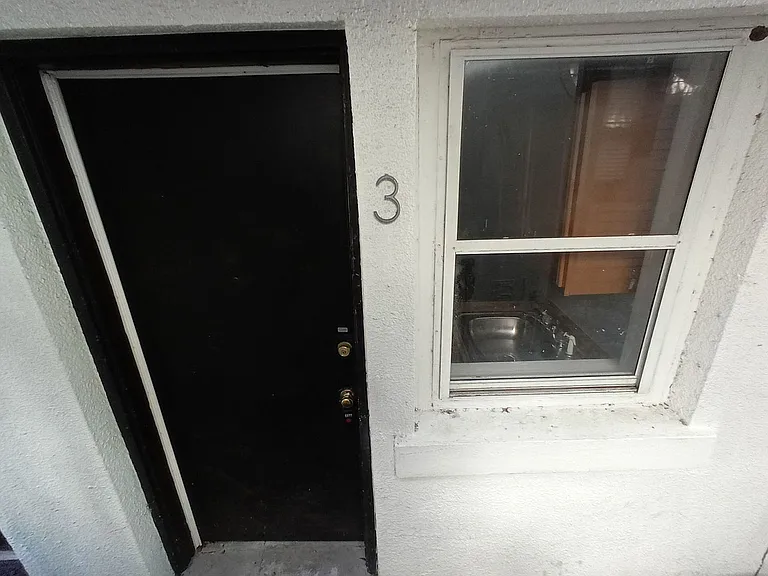 704 Cordova Dr #3 — Photo 2