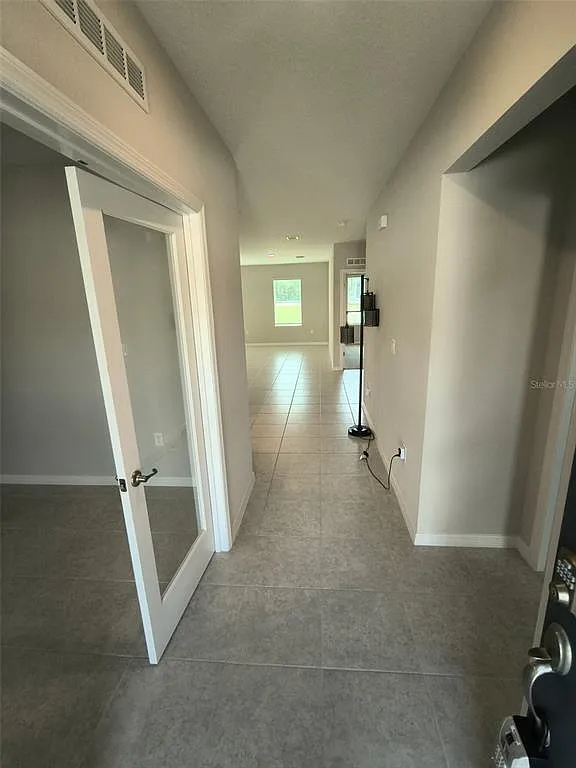 4 bed, 2.0 bath, 2051 sqft, $2,300 — Photo 2