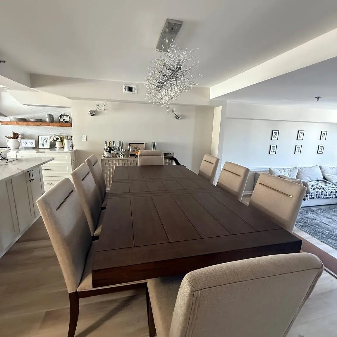 Pier 5 Condominiums — Photo 4