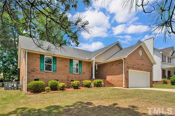 3024 Coachway Dr — Photo 3