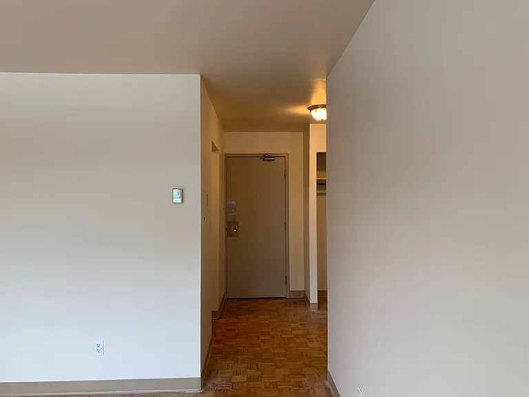 260 Talbot Ave #109 — Photo 8