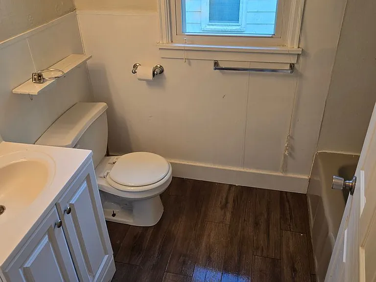 302 Alexander Ave — Photo 15