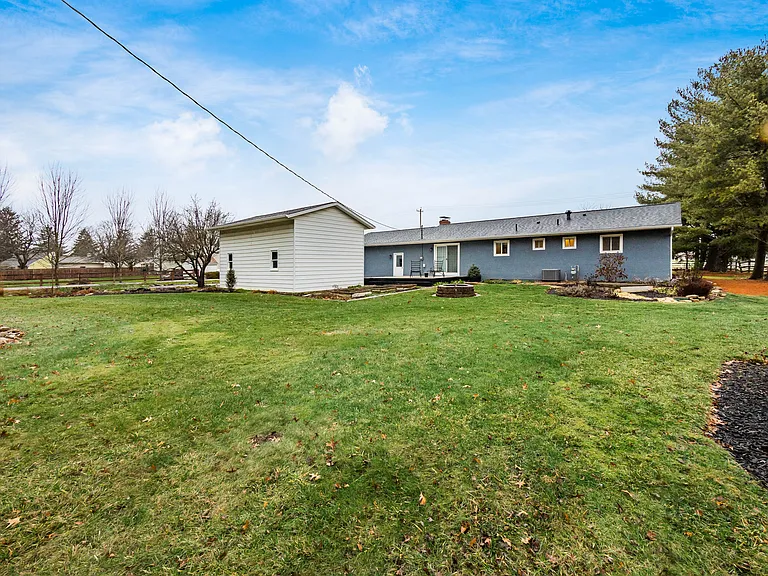 6875 Central College Rd — Photo 37