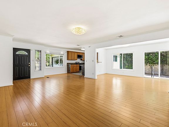 5th image of 9601 Creemore Pl