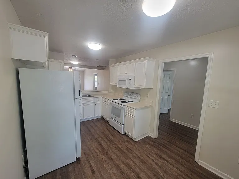 1406 Anna Way — Photo 7
