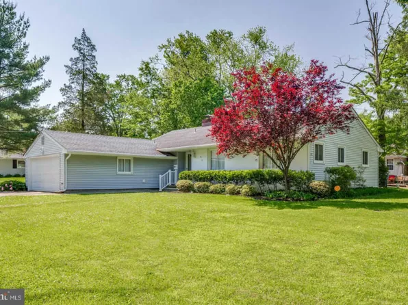 201 Barclay Ln, Cherry Hill, NJ 08034