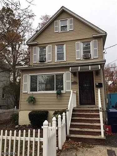 11 Byrne St photo 1