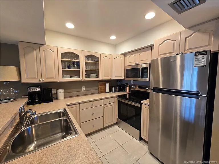 5564 NE Gulfstream Way — Photo 12