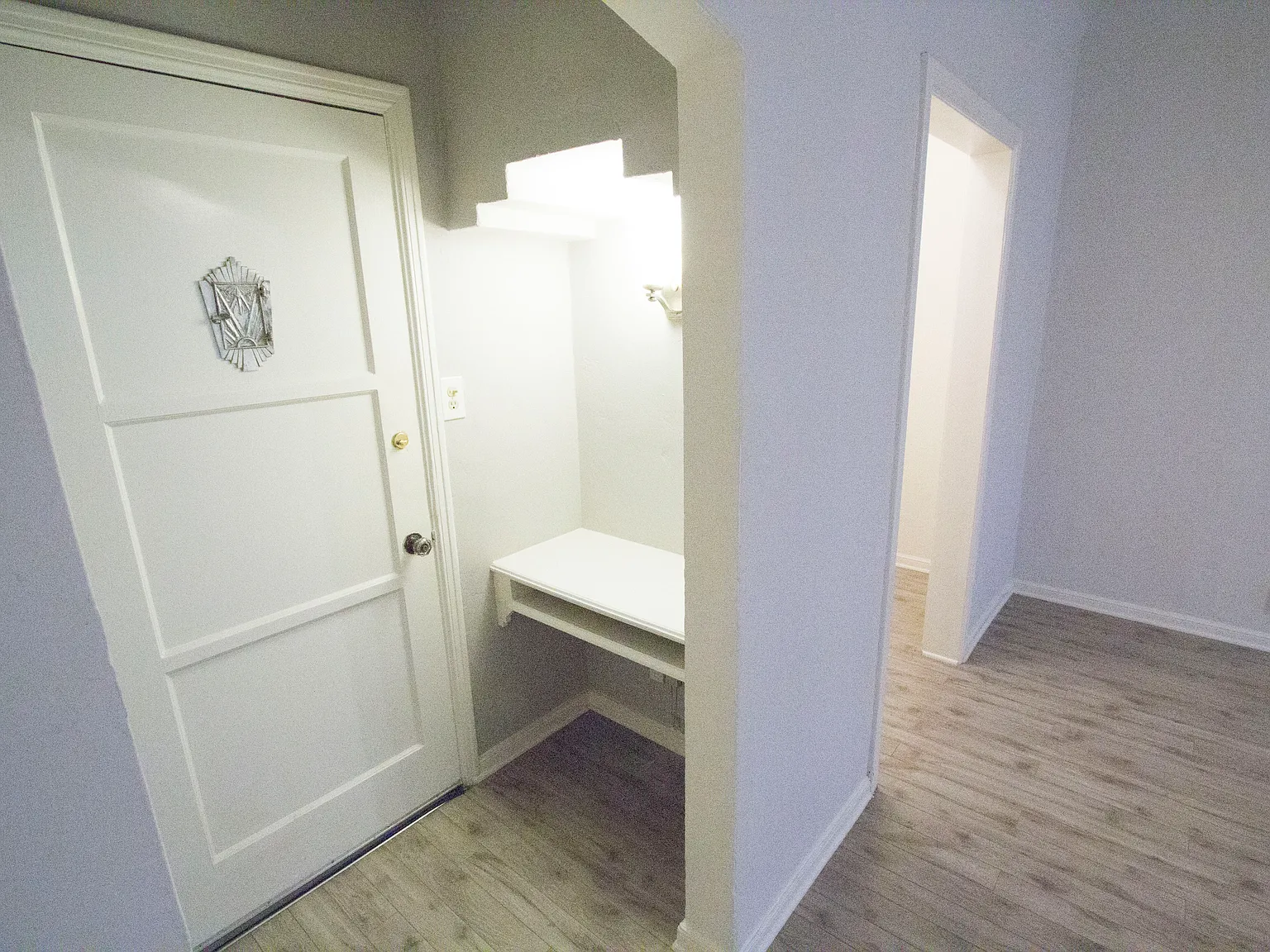 Studio, 585 sqft, $1,900 — Photo 3