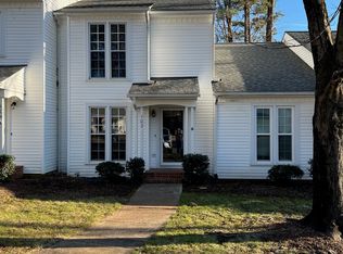 102 Pickett Ln, Cary, NC 27511