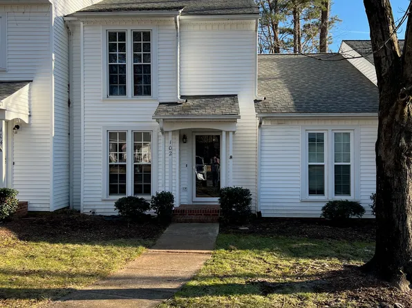 102 Pickett Ln, Cary, NC 27511