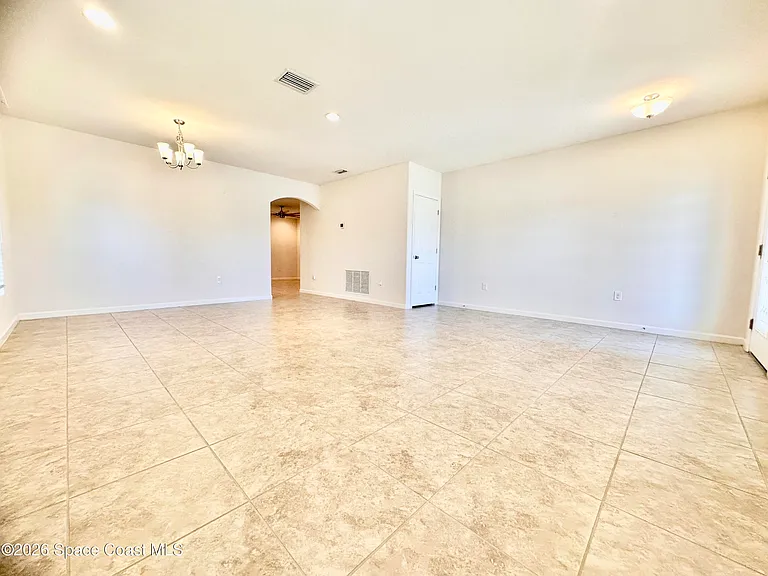 1385 Fuji Dr — Photo 4