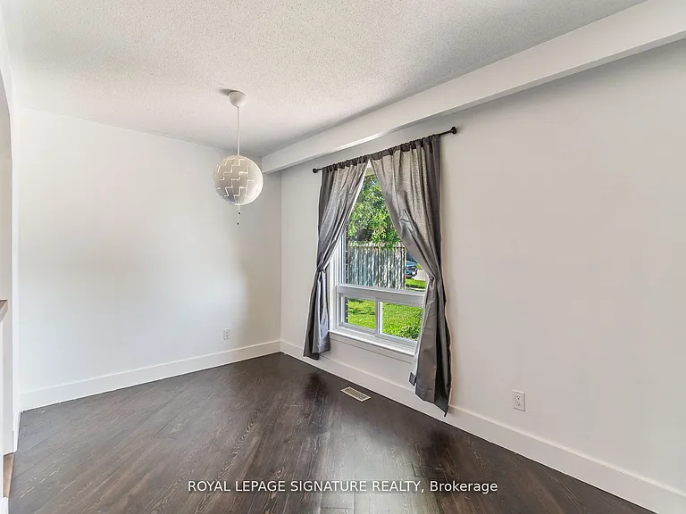 4 Patricia Ave #UPPER — Photo 16