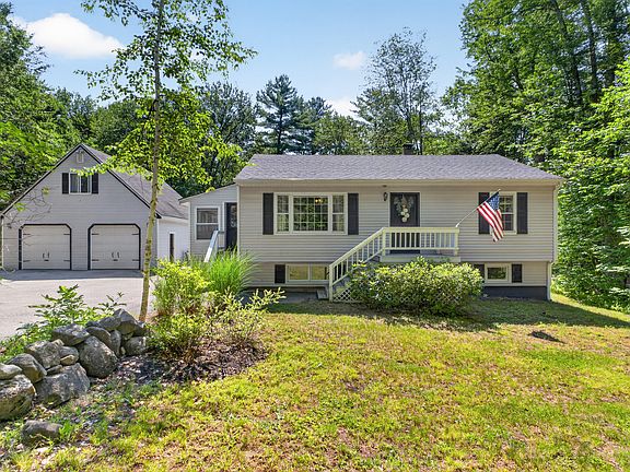 3rd image of 102 Bonny Eagle Road
