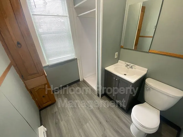 2105 E 5th St — Photo 7