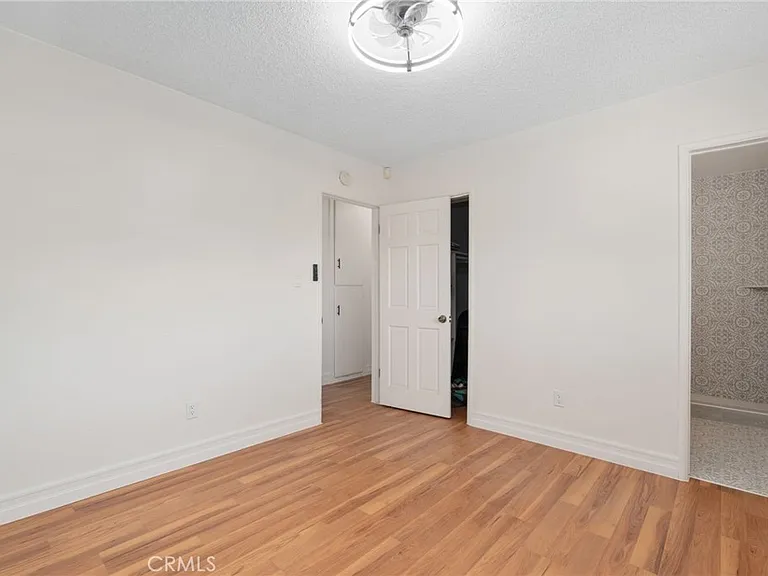 9925 Redwood Ave — Photo 13