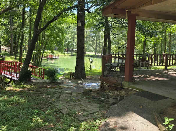 125 Summer Pl, Huntsville, TX 77340