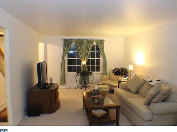 5th image of 134 Carlotta Dr