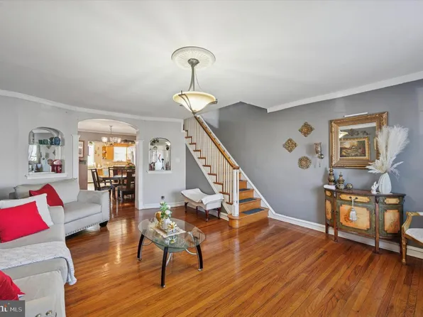 1216 Knorr St, Philadelphia, PA 19111