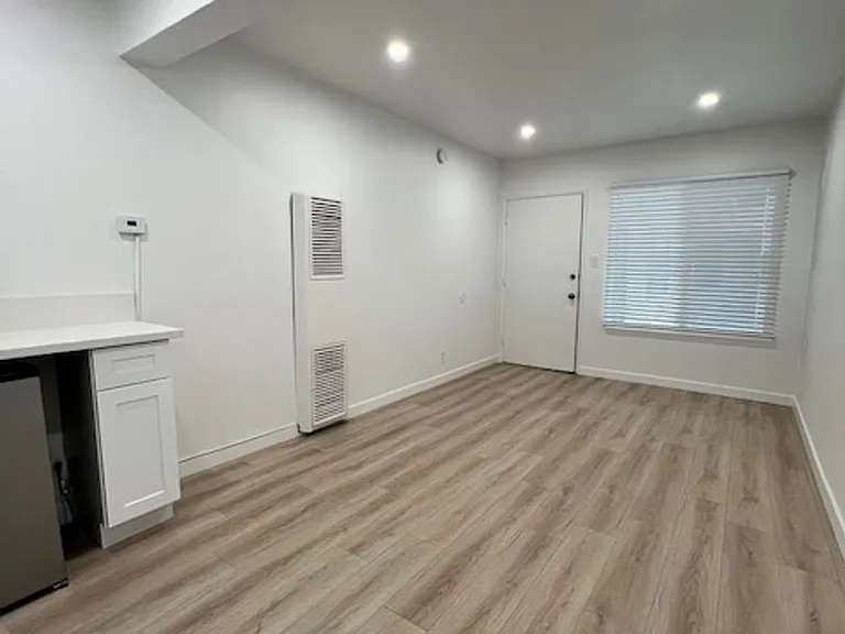1723 S Westgate Ave — Photo 9