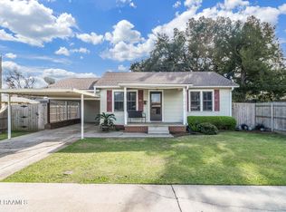 102 E Betty St, Rayne, LA 70578