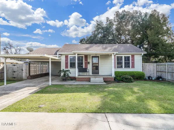 102 E Betty St, Rayne, LA 70578