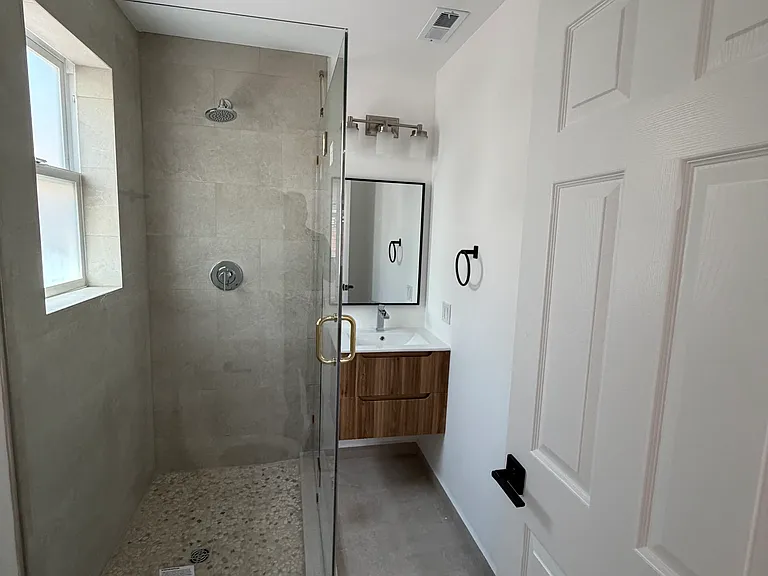 385 Irwin St #B — Photo 19