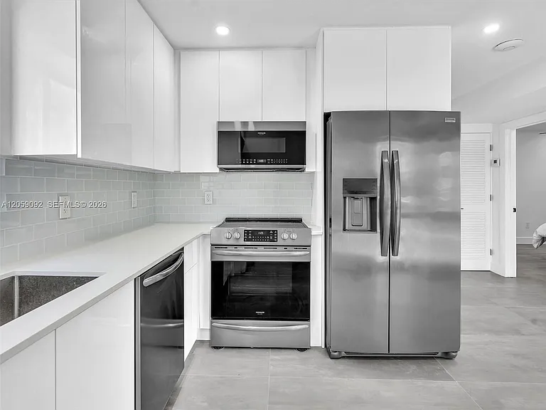 11900 N Bayshore Dr #205 — Photo 7
