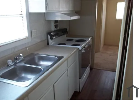 1505 Goodyear Ave #2 — Photo 6