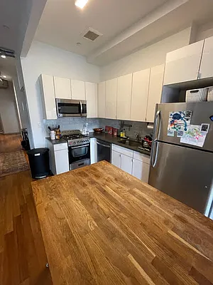 Rented by Bloom Real Estate Group | media 23