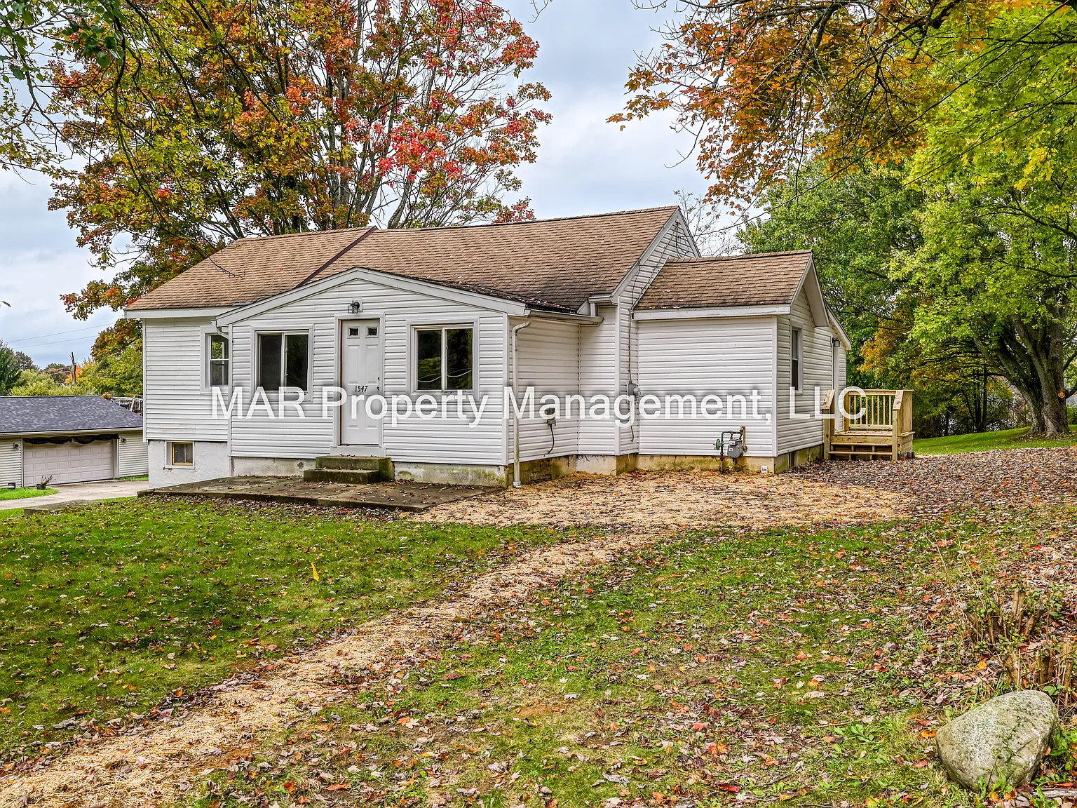 3 bed, 1056 sqft, $1,800 — Photo 1