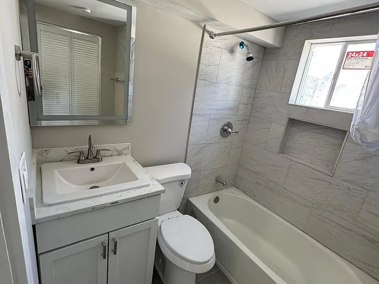 105 Dering Ave — Photo 15