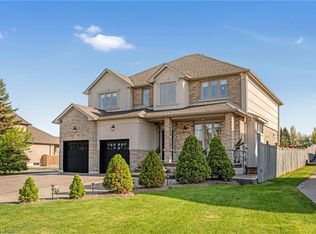 351 Highland Rd W, Stoney Creek, ON L8J 2S2