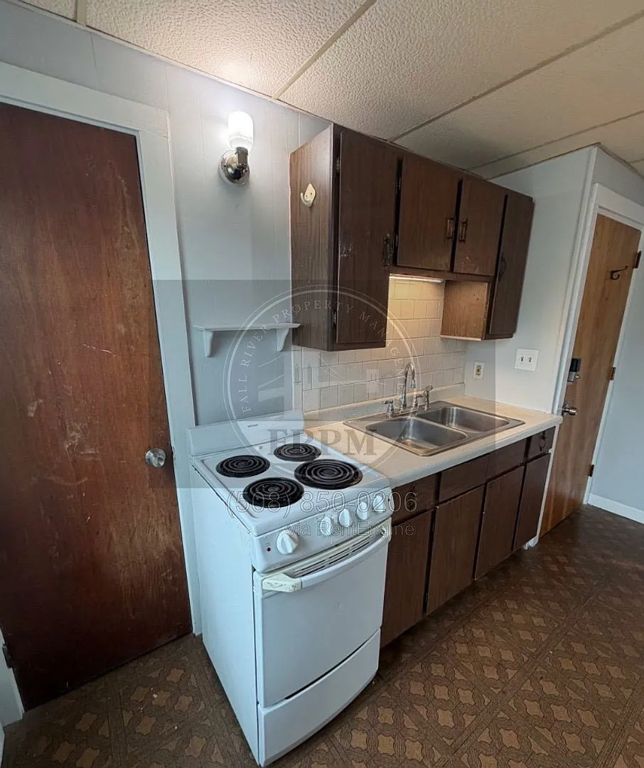 1 bed, 1.0 bath, $1,400 — Photo 2
