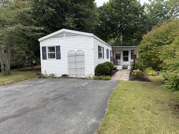 1 Arrowbrook Rd #1, Dover, NH 03820