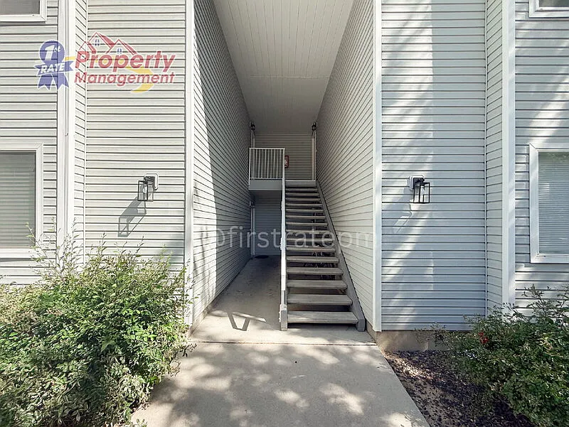 2 bed, 1.0 bath, 959 sqft, $1,445 — Photo 2