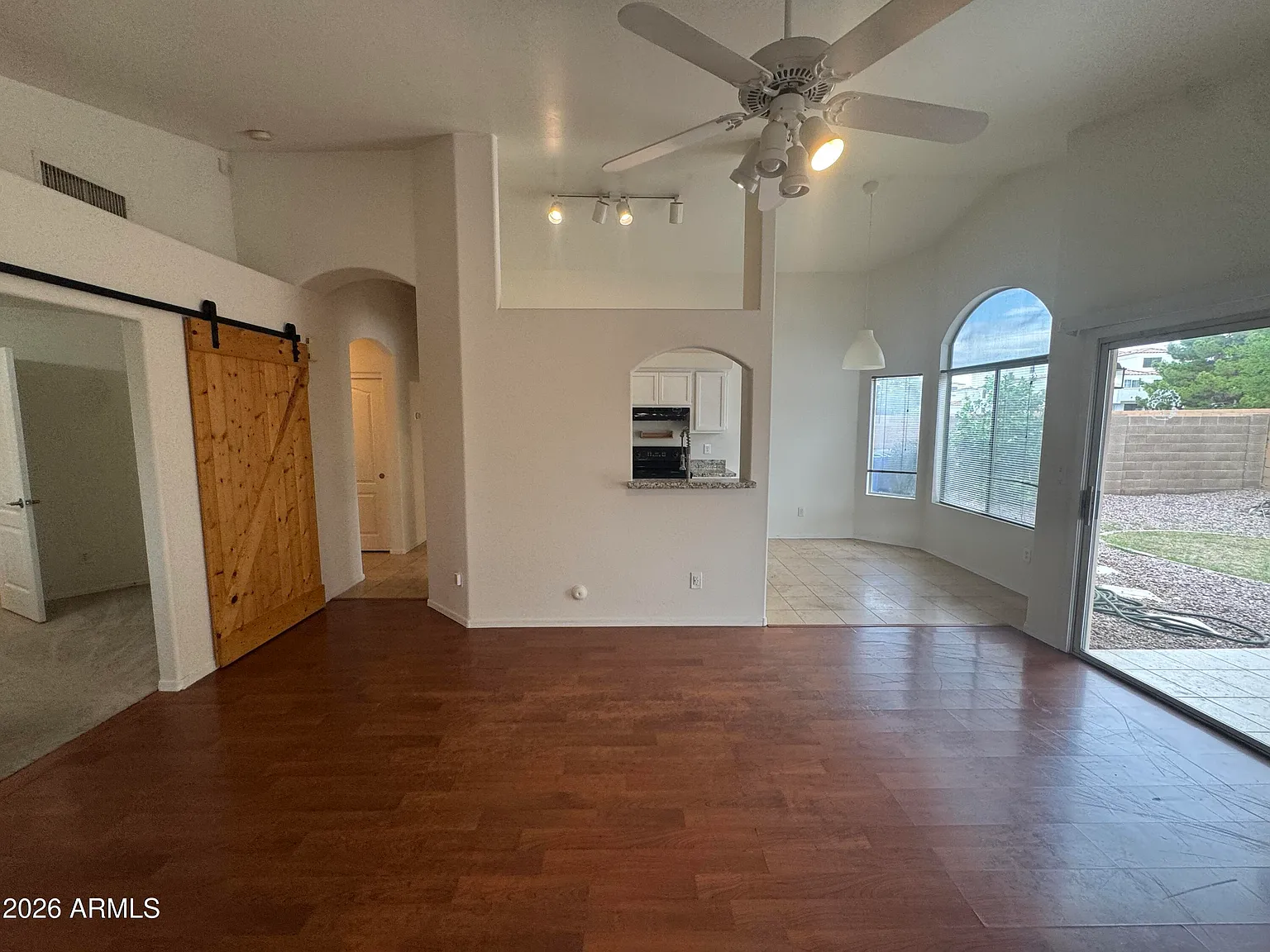 3 bed, 2.0 bath, 1245 sqft, $2,150 — Photo 4