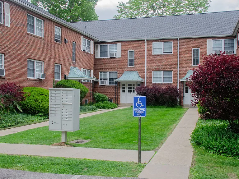 101 Valley Rd — Photo 4