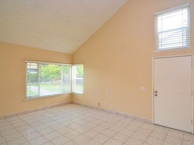 520 E Skylark Dr, Ontario, CA, 91761
