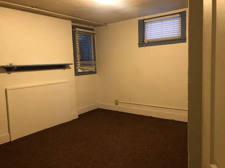 603 NE Campus St — Photo 5