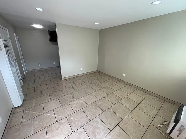 1333 W Stoneridge Ct #4 — Photo 9