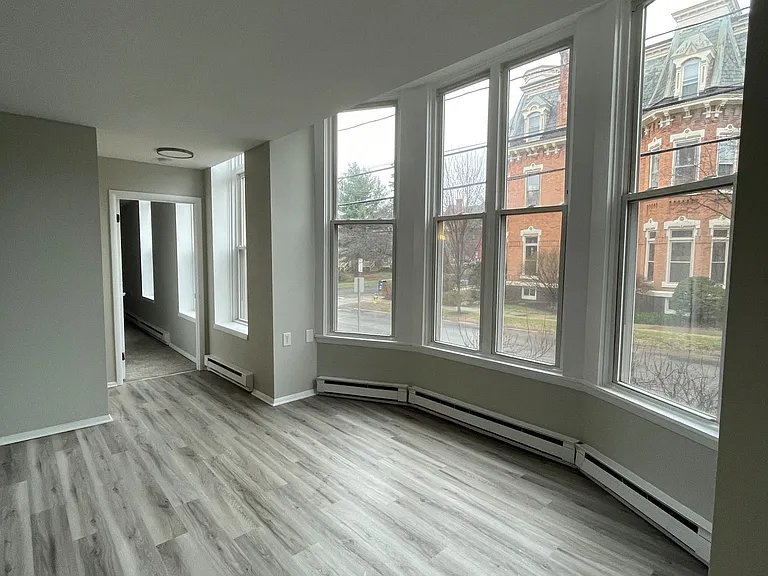 Skidmore Apartments — Photo 8
