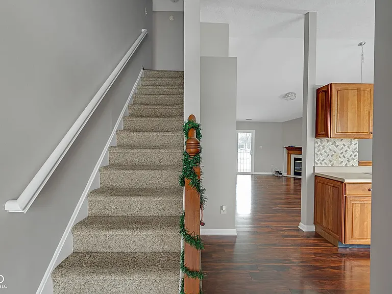 6318 Pickwick Ct — Photo 4