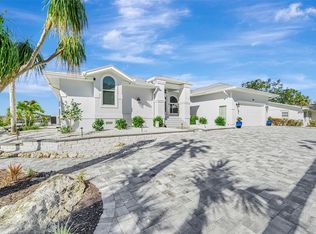 2287 Bayshore Rd, Nokomis, FL 34275